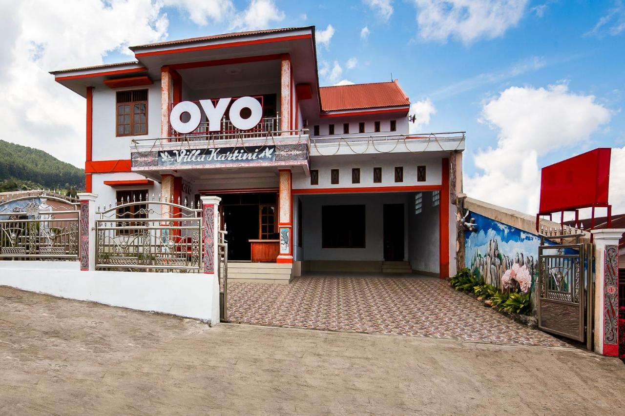 Oyo1520卡提妮酒店 Tarutung 外观 照片